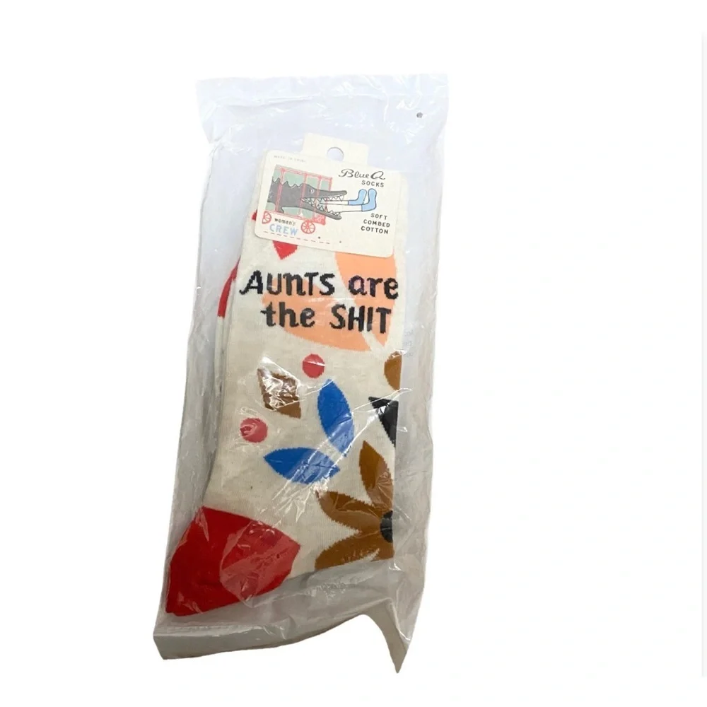 AUNTS ARE THE SHIT NOVELTY W-CREW SOCKS NWT ONE SIZE